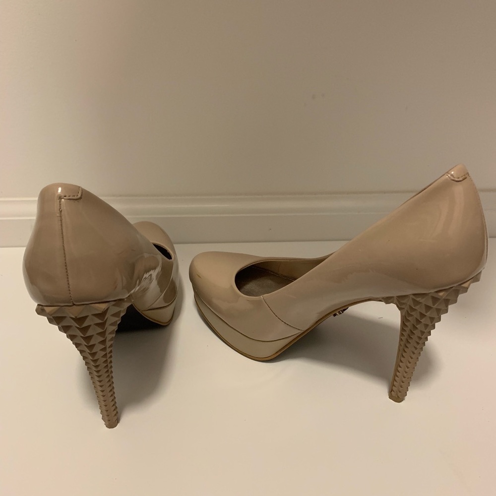 RACHEL Rachel Roy Kimi Platform Pumps - Picture 6 of 7